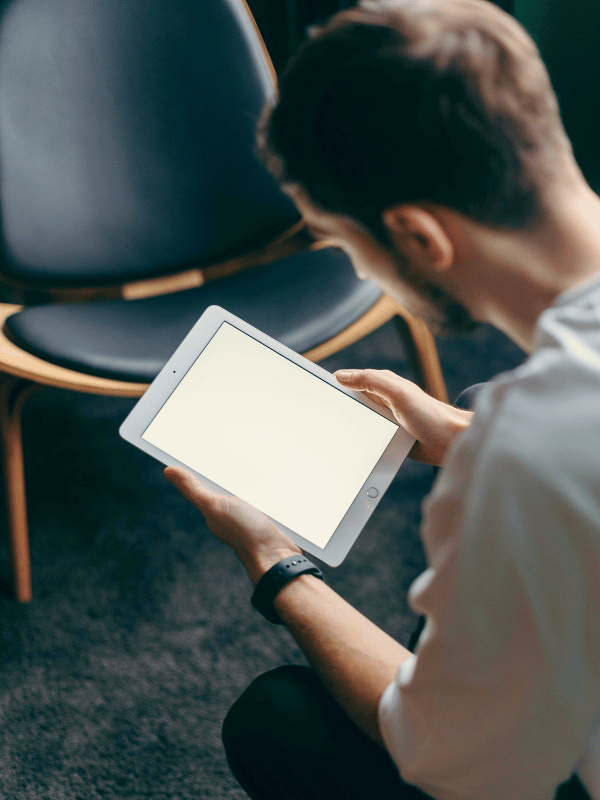 A man studying Turkish